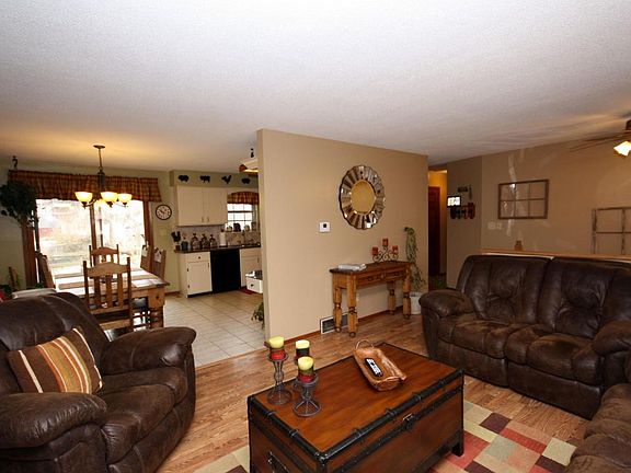 4th image of 2901 Lynnwood Dr