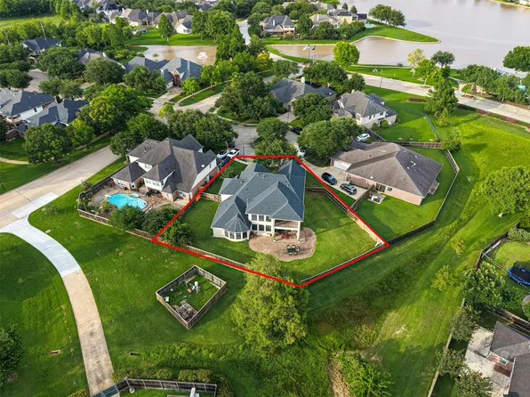 13130 Cane Lake Ct, Sugar Land, TX 77498