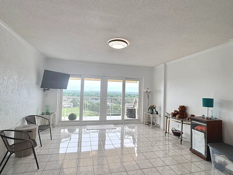 825 Bayshore Dr — Photo 8