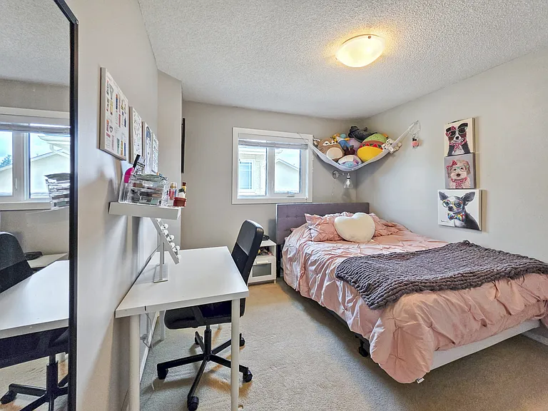 138 Mount Robson Close SE — Photo 32