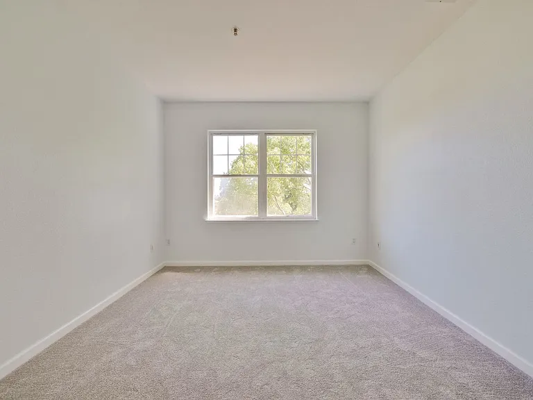 453 E Okeefe St #307 — Photo 29