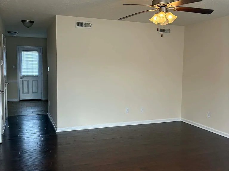 594 Lost Cir #A — Photo 20