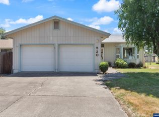 520 SE Lacreole Dr, Dallas, OR 97338
