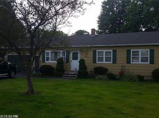 7 Hilton Pl, Lewiston, ME 04240