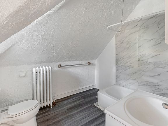 3rd image of 6501 Lincoln Dr #321