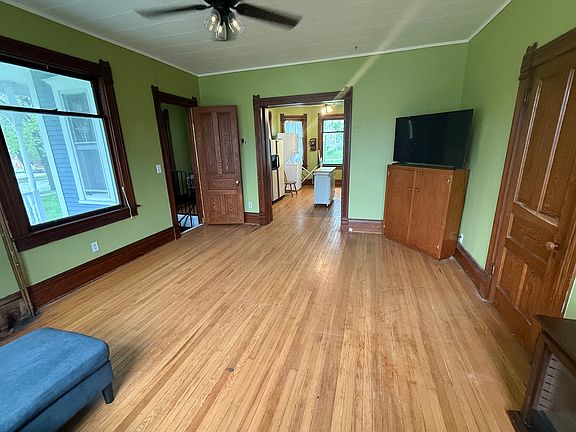 5th image of 204 Market St APT A