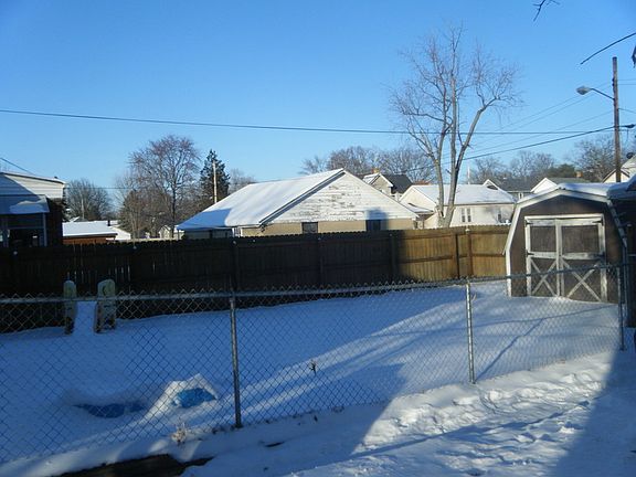 3rd image of 515 N Cedar Ave