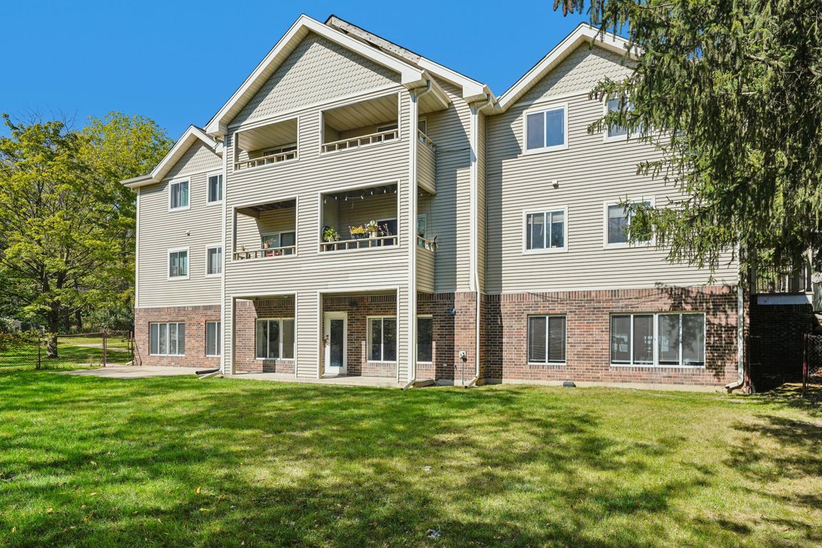 Welcome to Madison Estates, featuring quality apartment homes in Madison, professionally operated by Highlands Vista Group.