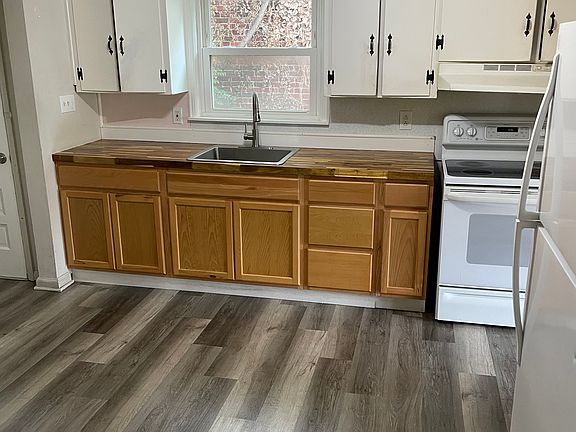 3rd image of 1526 Grayson Ave NW