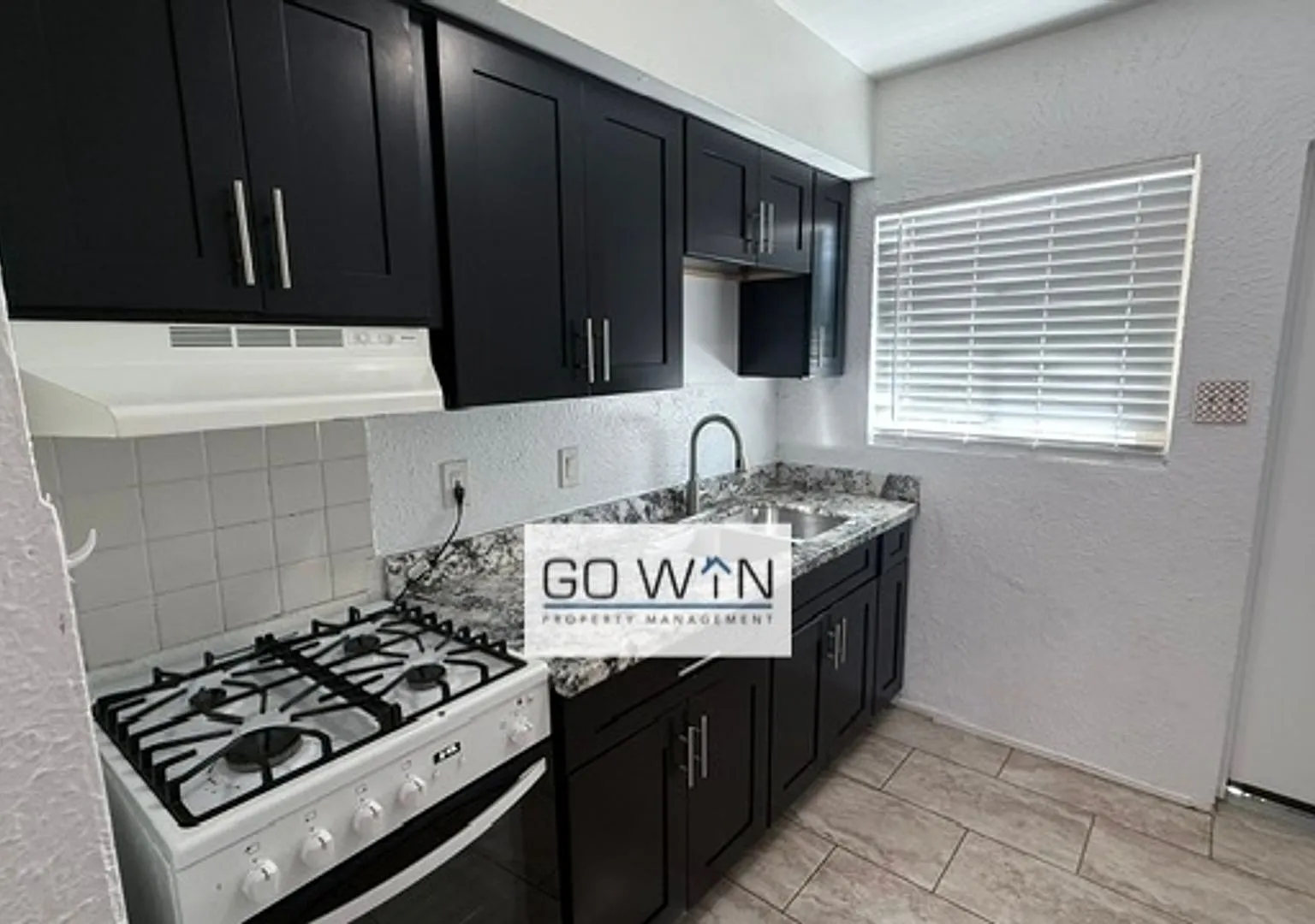 2617 E Portland St — Photo 2