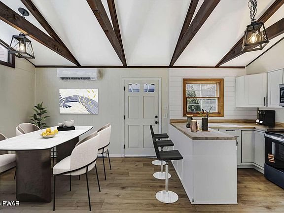 2nd image of 116 Rodeo Dr