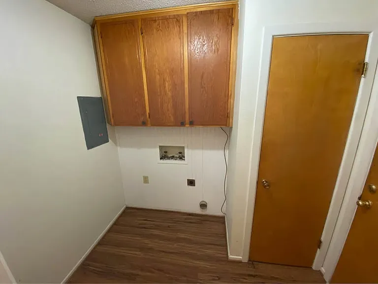 5711 SW 37th Ave — Photo 11