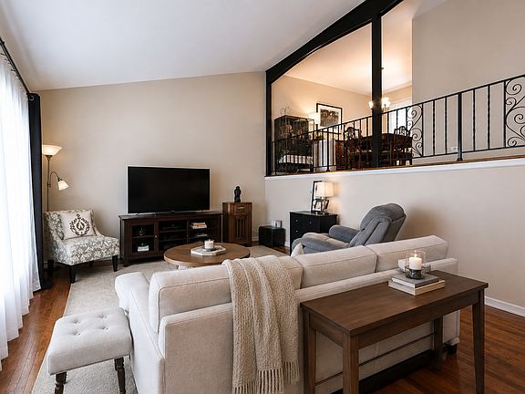 4th image of 208 Sumac Ln