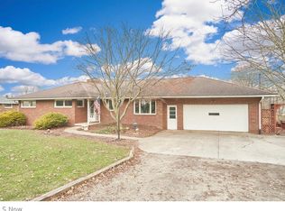 1384 Miller Ave, Mogadore, OH 44260