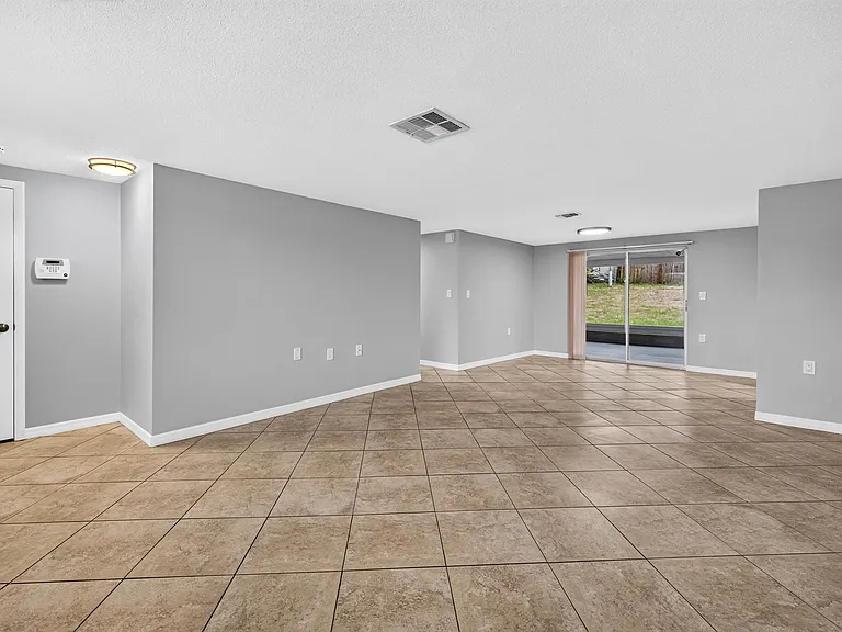 5439 Silver Spur Dr — Photo 5