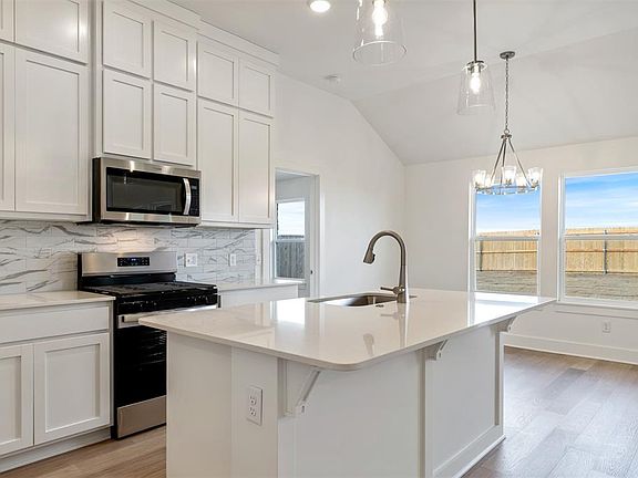 5th image of 6509 SE 84th St
