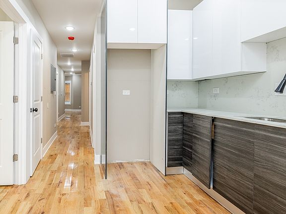 3rd image of 6338 S Vernon Ave #1N