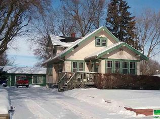 924 E Clark St, Vermillion, SD 57069