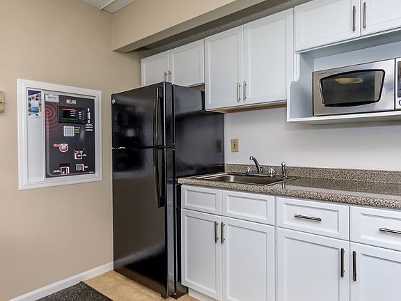 2nd image of 440 Meriden Rd APT 312