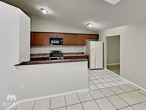 4th image of 3173 Snow Dr