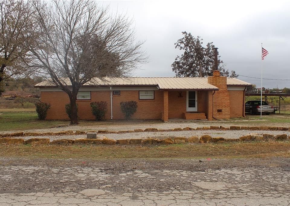 1st image of 300 Lakeview Dr