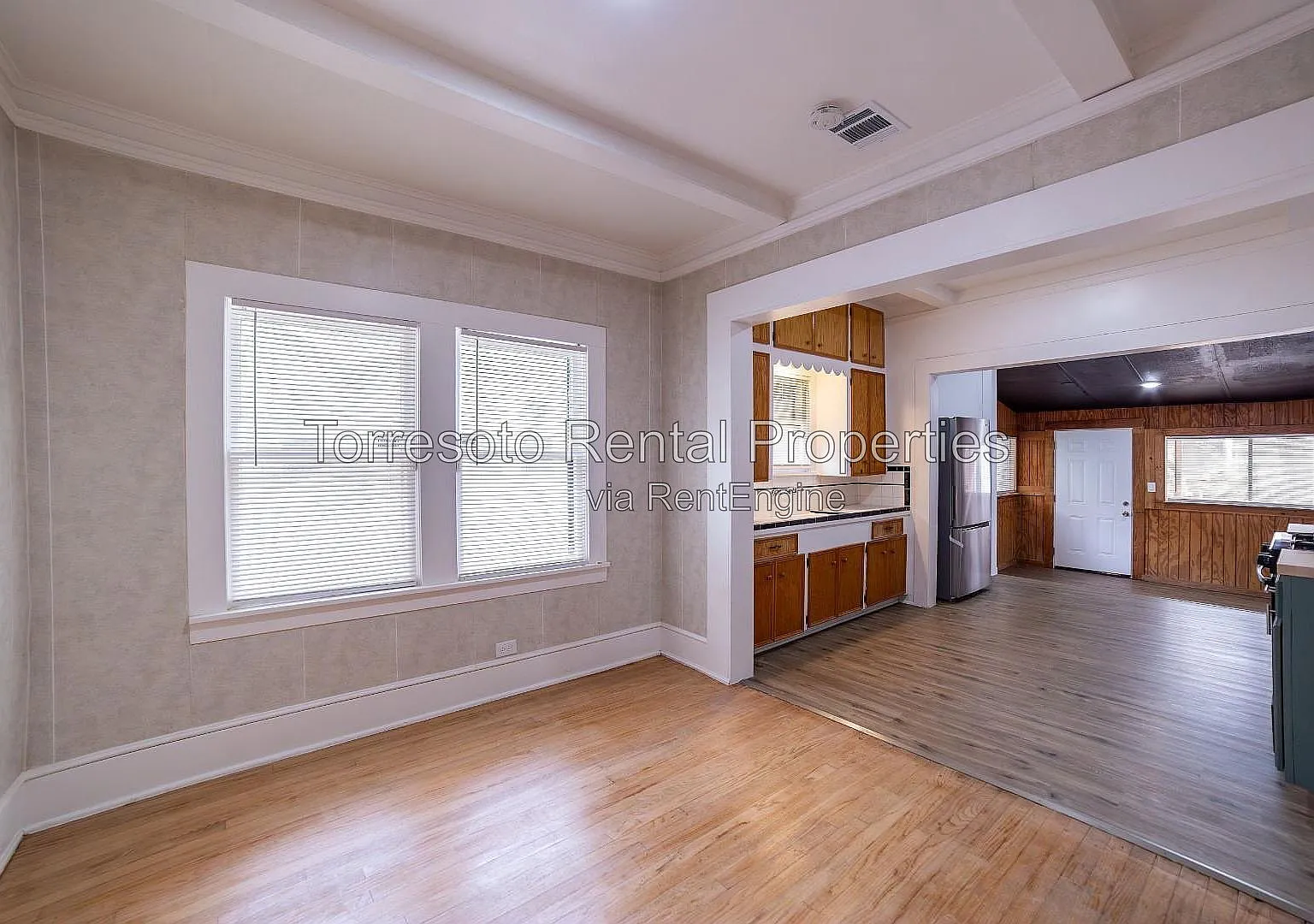 4 bed, 1.0 bath, 5998 sqft, $1,650 — Photo 2