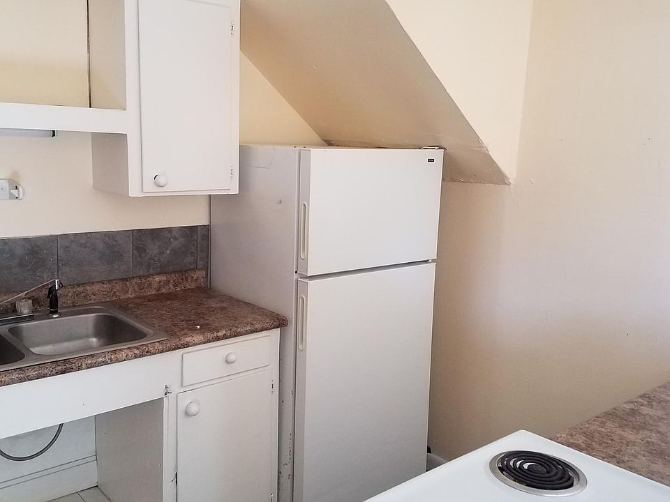 2nd image of 214 Church Rd APT 3