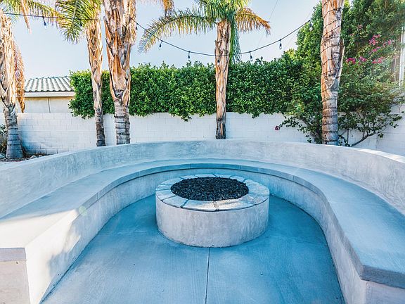 Fire pit where you can enjoy a mountain view