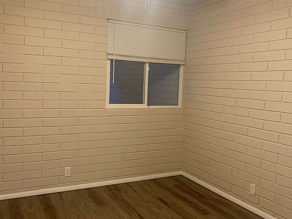 5th image of 419 15th Ave S #2