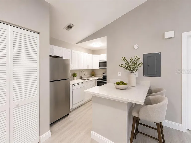 9160 Lake Chase Island Way #9160 — Photo 9