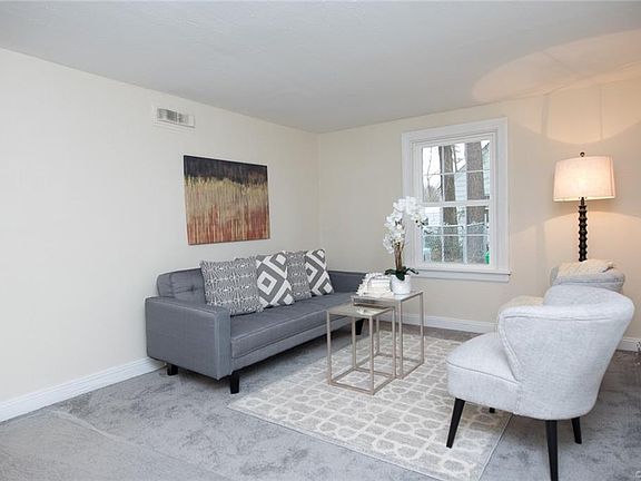 3rd image of 2419 Bransford Dr