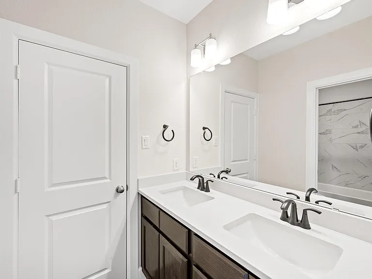 5702 Diamond Dust Dr — Photo 27