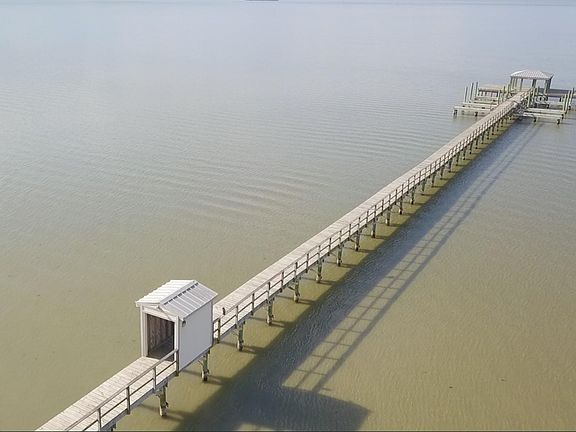 4th image of 36 Bay Club Dr