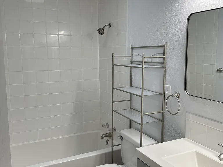 326 N 16th St #B — Photo 5