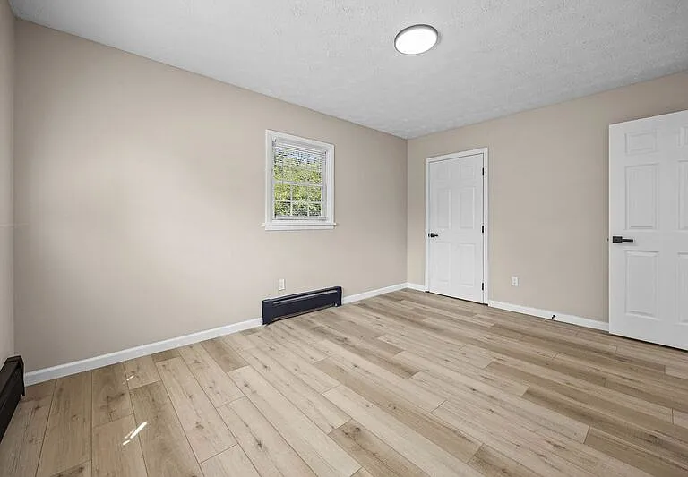 Holcomb Village Apartments — Photo 23