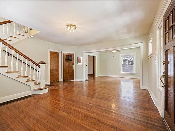 4th image of 3607 Campbell St