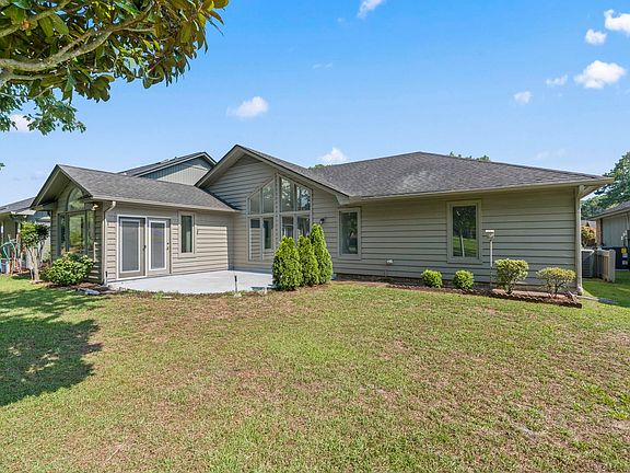 5th image of 220 Cedar Ridge Ln.