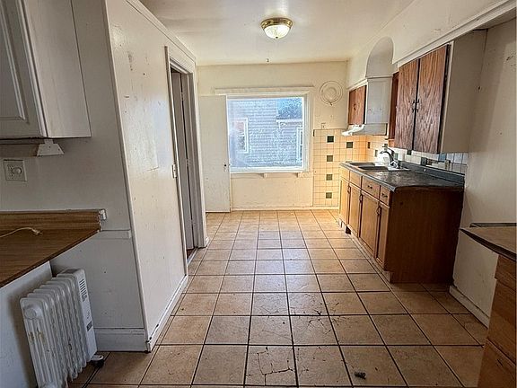 5th image of 4006 Deveaux St
