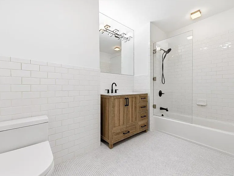 140 Bay St #6F — Photo 17