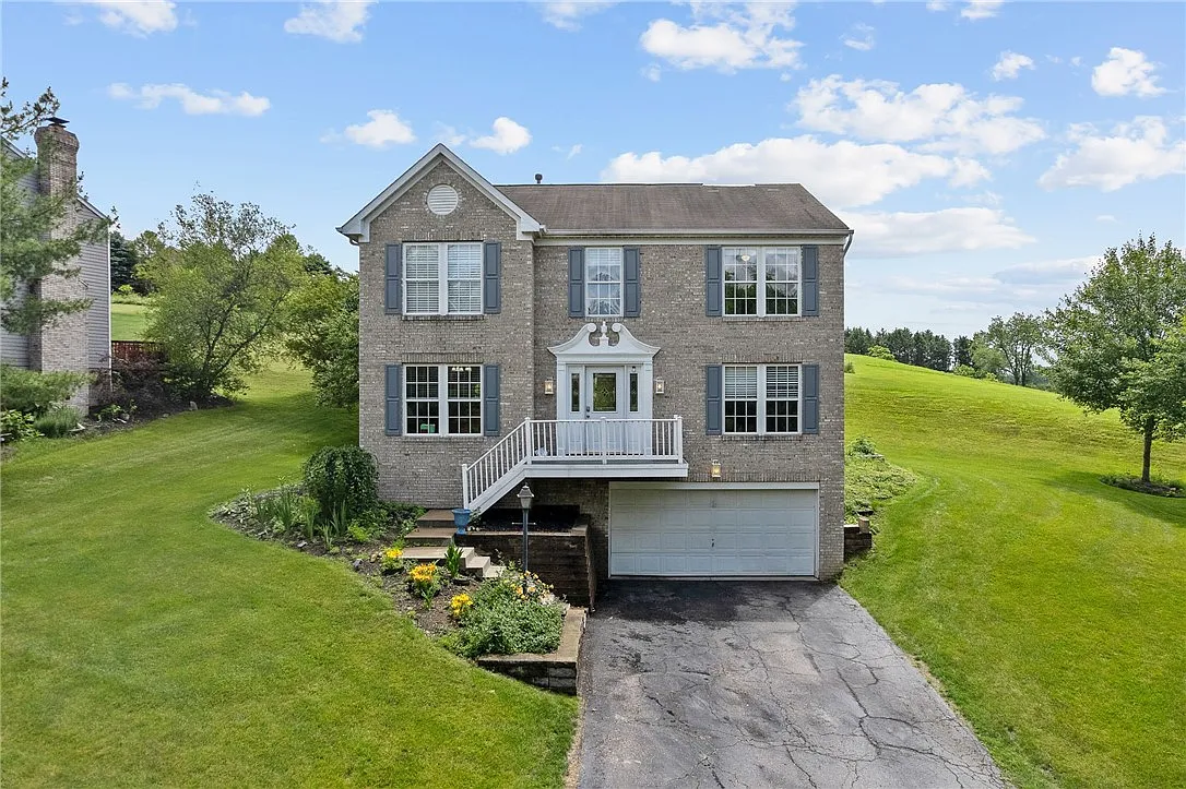 100 Vista Dr photo 1