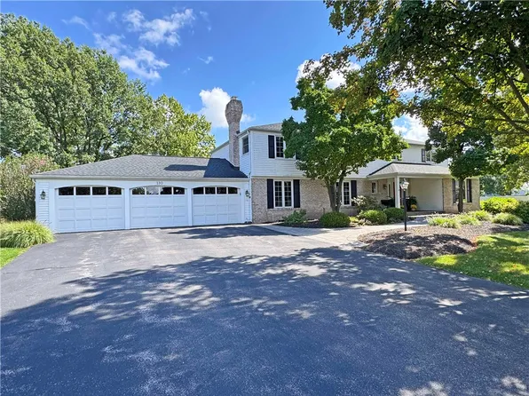 130 Runnymede Rd, Rochester, NY 14618