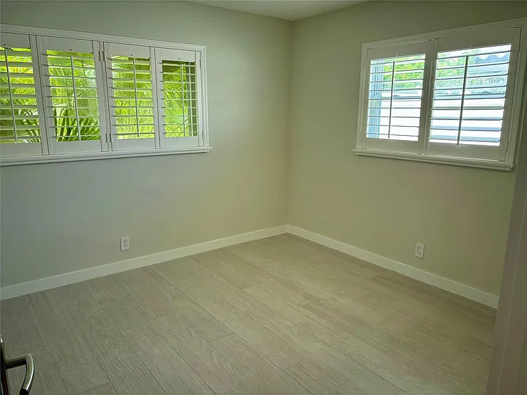 4070 NE 26th Ave — Photo 30