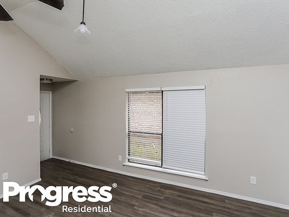 4th image of 1320 Wheat Field Dr