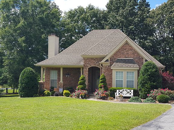 2nd image of 470 Beacon Dr