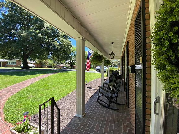 2nd image of 104 S Henderson Dr