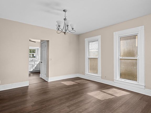 3rd image of 1114 E 15th St