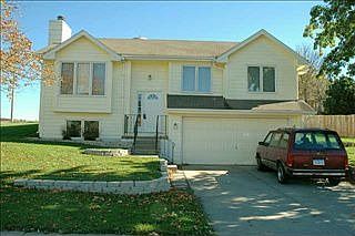 1st image of 913 Cade Ct