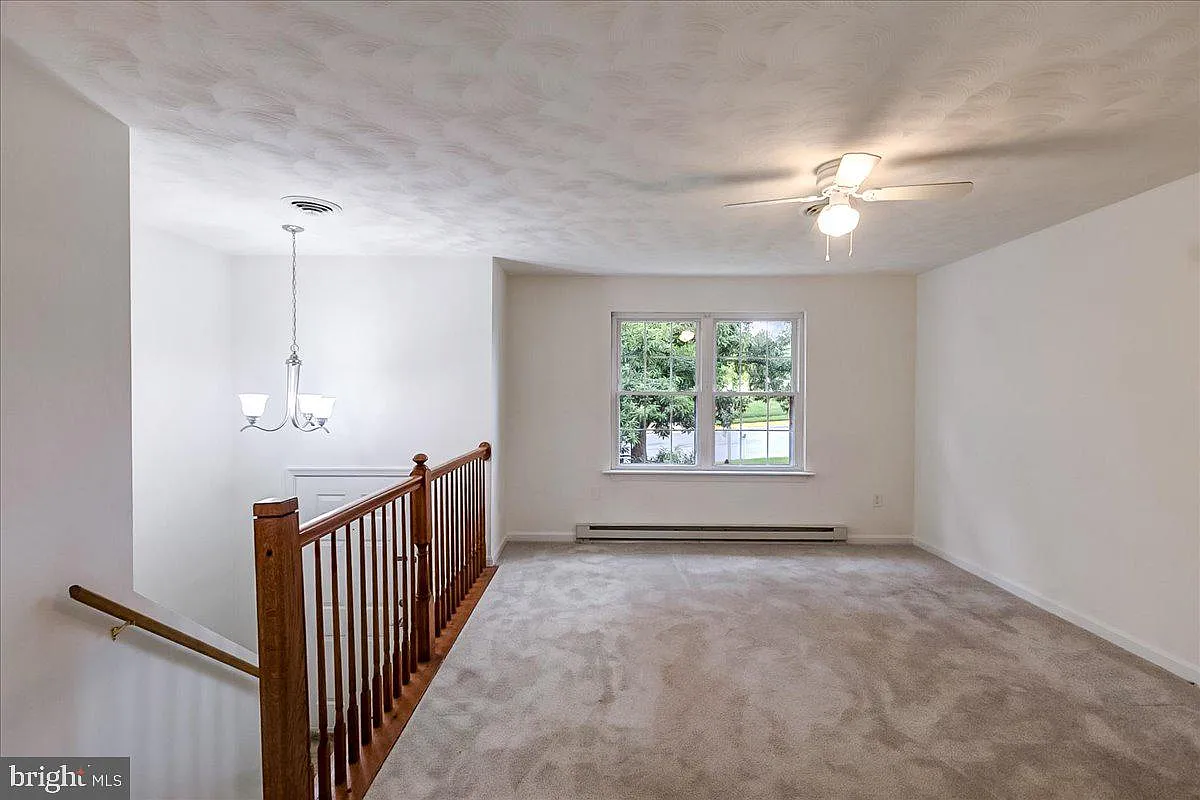 2 bed, 1.5 bath, 1220 sqft, $2,000 — Photo 3