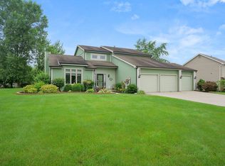 1622 Timberlake Trl, Fort Wayne, IN 46804