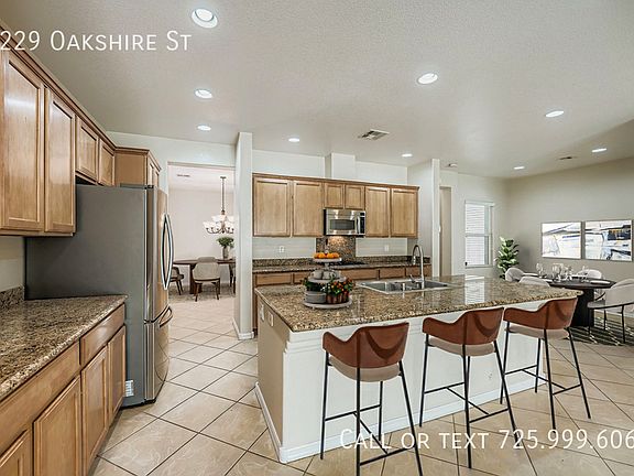 5th image of 8229 Oakshire St